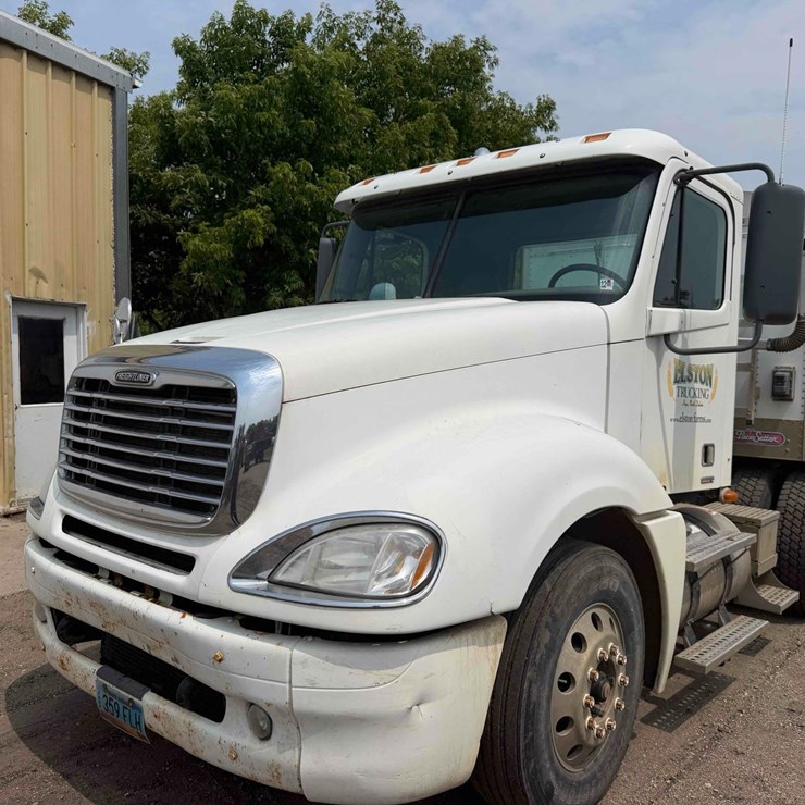 Freightliner Semi