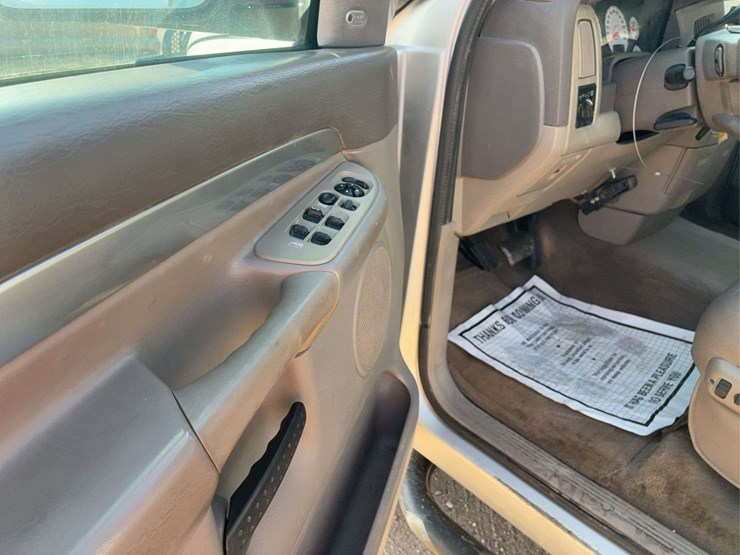 2004-dodge-ram-3500-image-27