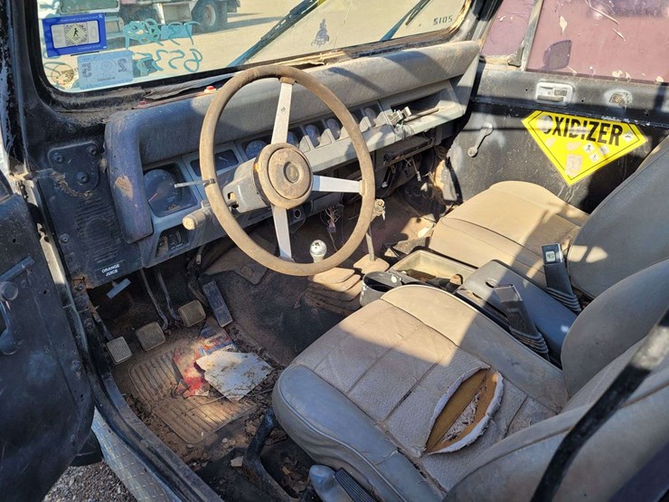 1992-jeep-wrangler-image-11