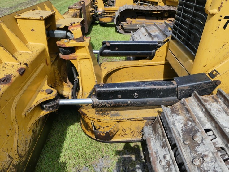 caterpillar-d6n-image-11