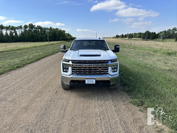 2021-chevrolet-silverado-2500hd-lt-image-5