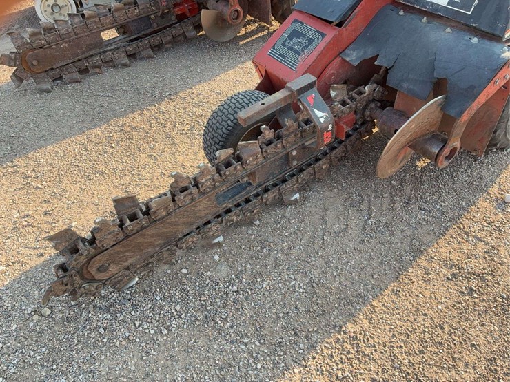 ditch-witch-1820-image-2