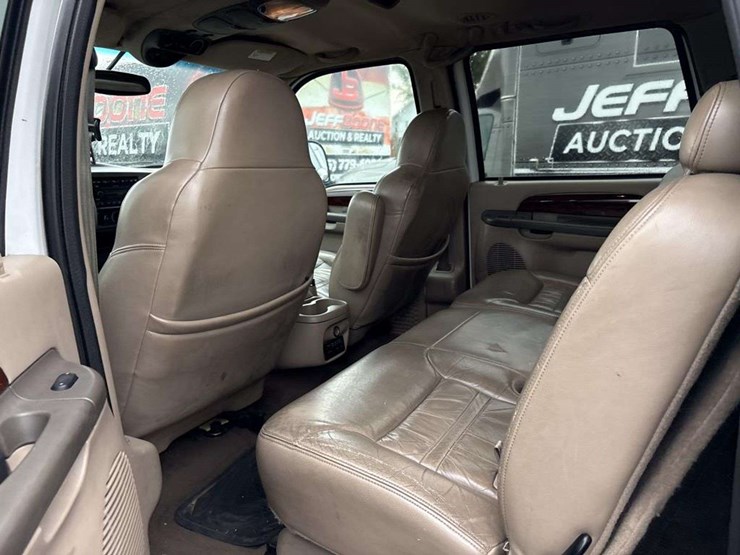 2001-ford-excursion-image-13