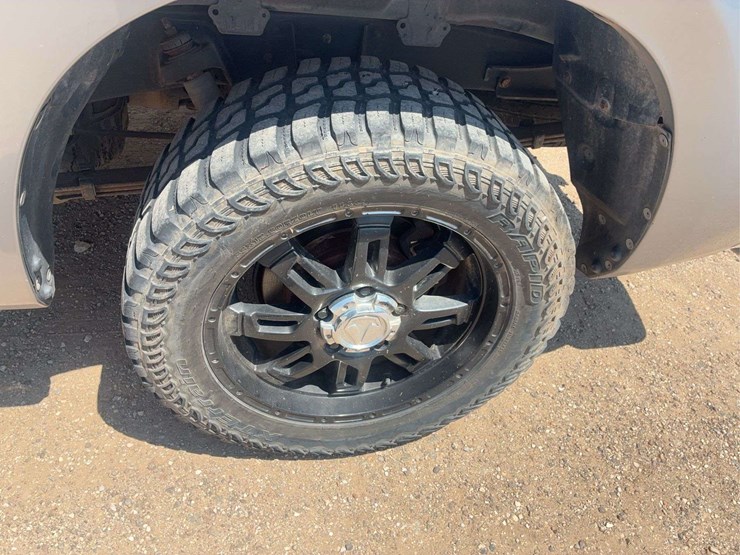 2010-toyota-tundra-image-42