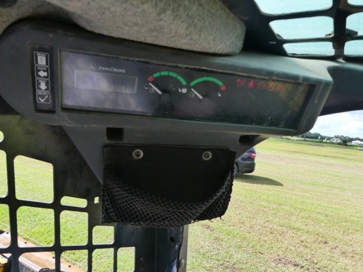 deere-325g-image-16