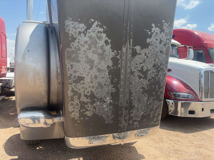 2008-peterbilt-389-image-62