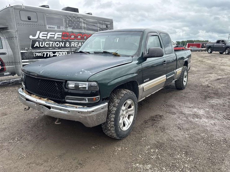2002-chevrolet-silverado-1500-z71-image-1