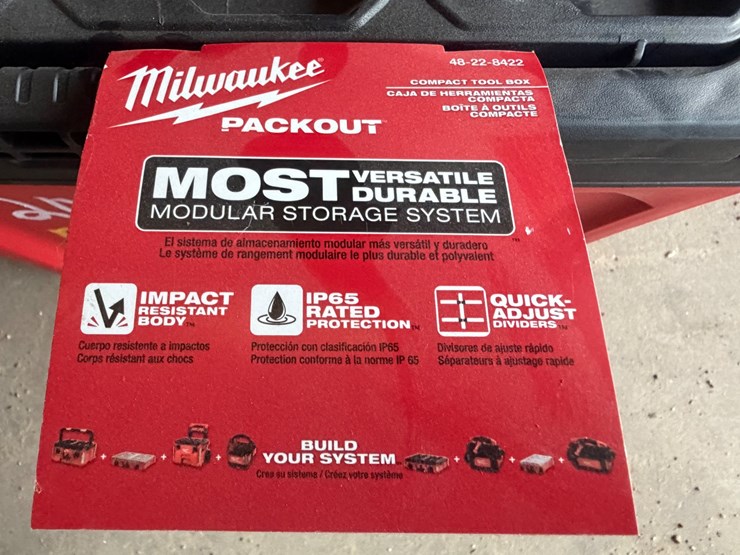 #2002-•-milwaukee-packout-image-6