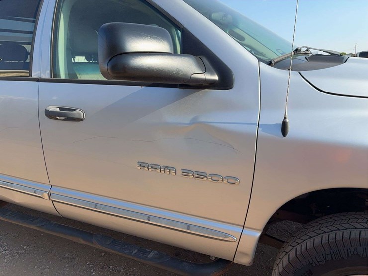 2004-dodge-ram-3500-image-21