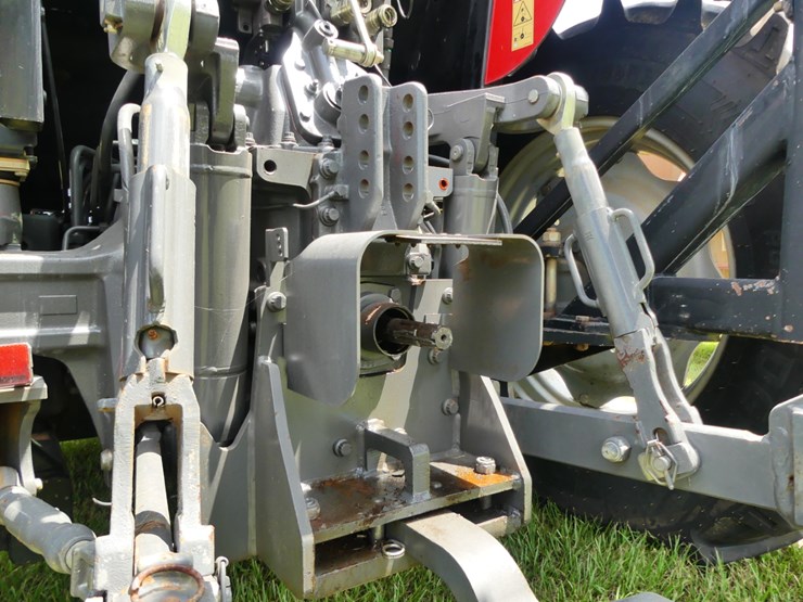 2014-massey-ferguson-5470-image-12