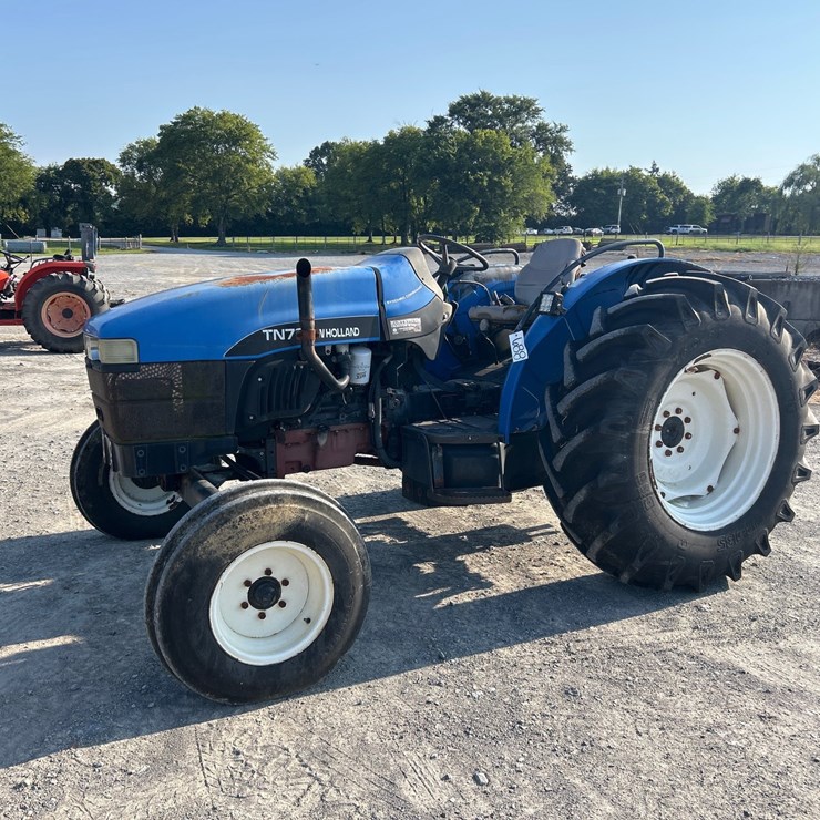 NEW HOLLAND TN70