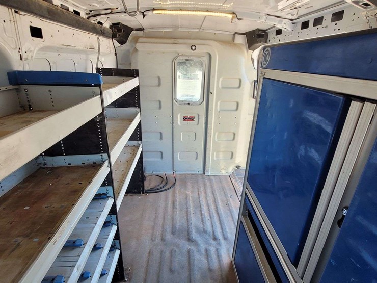 2015-ford-transit-image-10