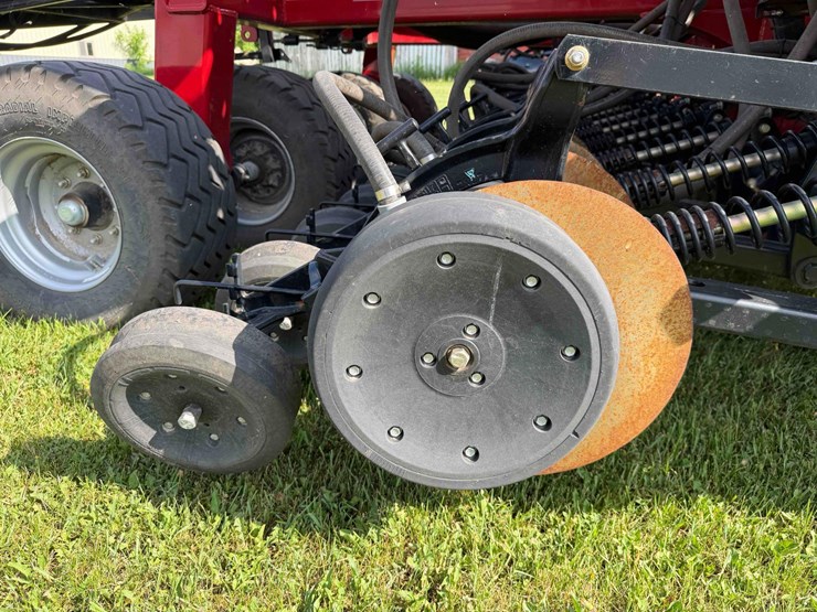 case-ih-550-image-16