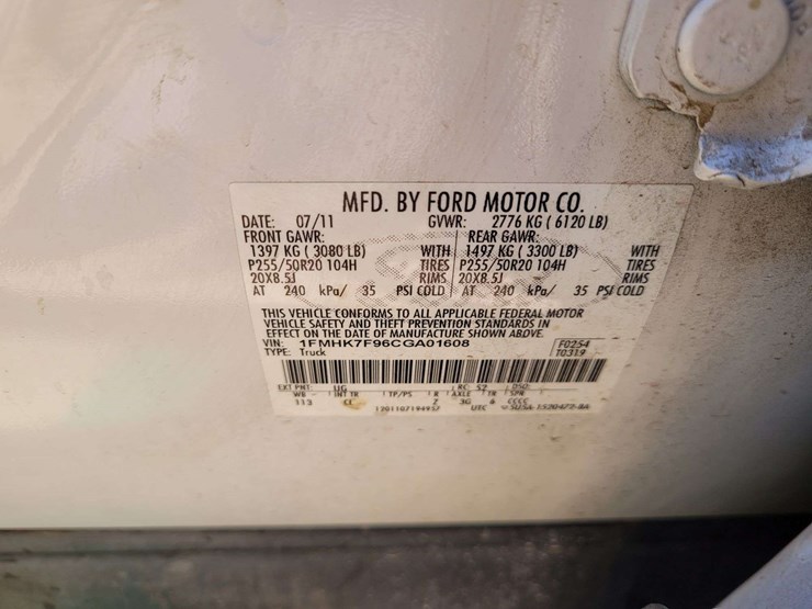 2012-ford-explorer-limited-image-22