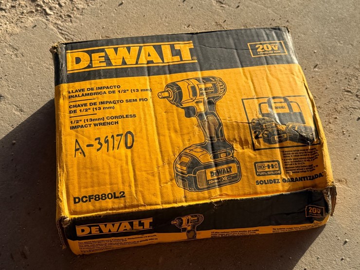 #2024-•-dewalt-1/2in-cordless-impact-wrench-image-2