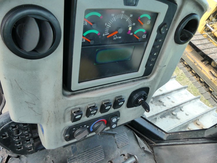 caterpillar-d6n-image-17