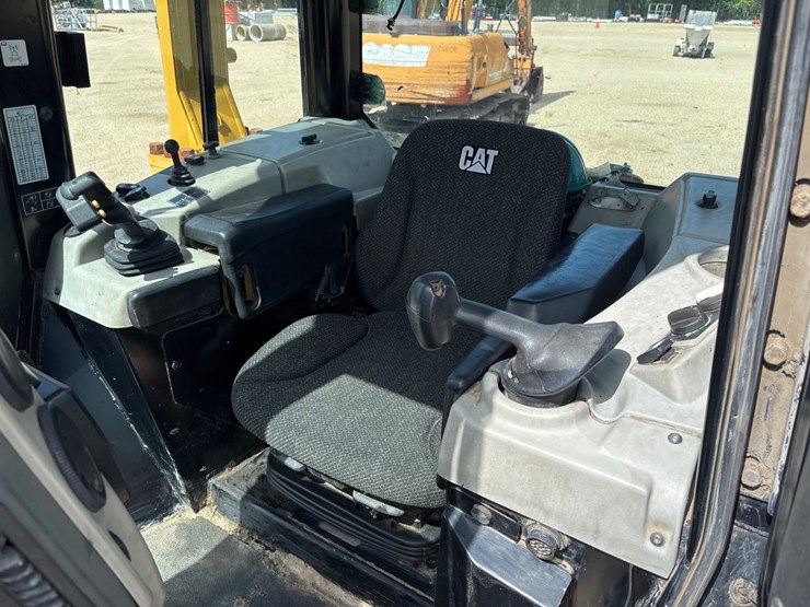 caterpillar-d6n-lgp-image-16