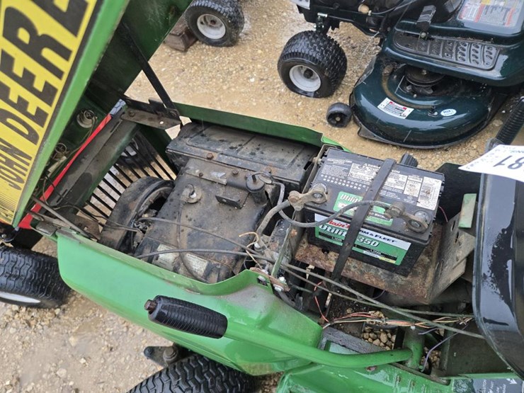john-deere-210-image-5