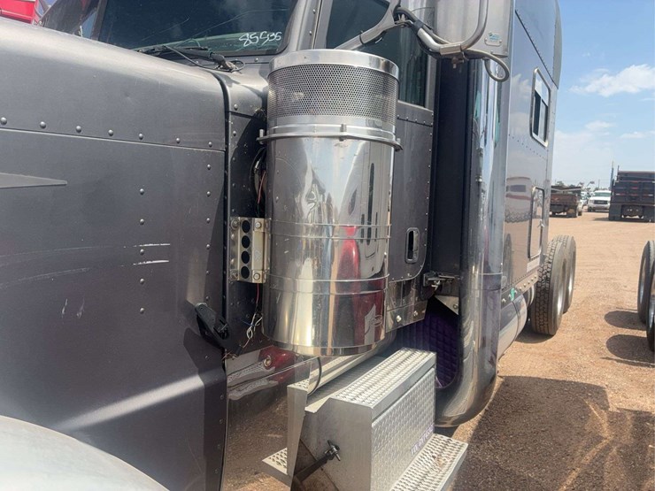 2008-peterbilt-389-image-20