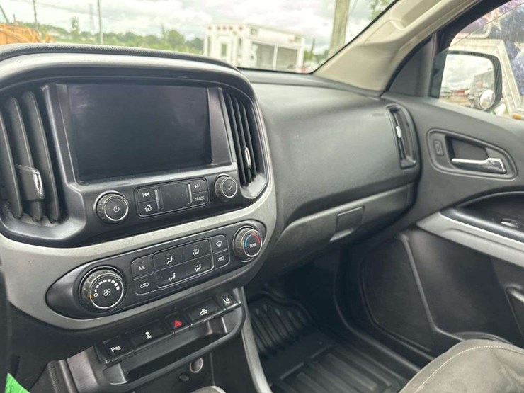 2020-chevrolet-colorado-image-15