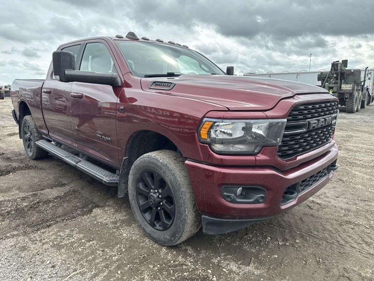 2022-ram-2500-big-horn-image-4
