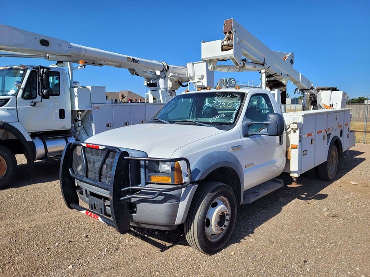 2006-ford-f550-image-1