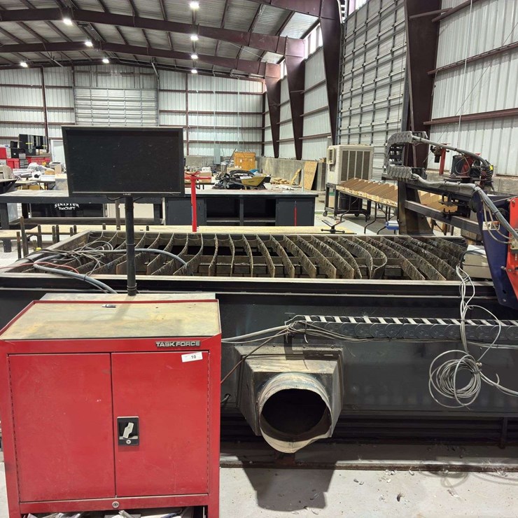 Complete Plasma Cutting Table System (Table, Computer System and 083266 Plasma Cutter