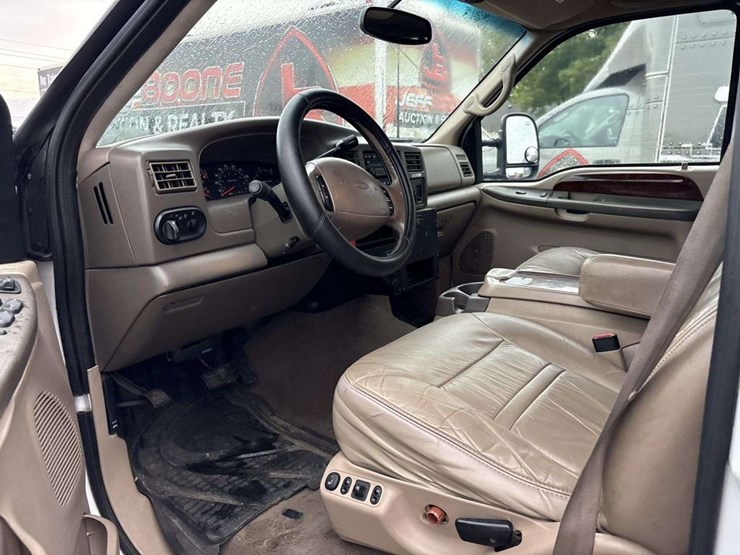 2001-ford-excursion-image-12