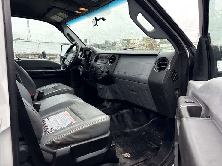 2014-ford-f550-xl-image-12