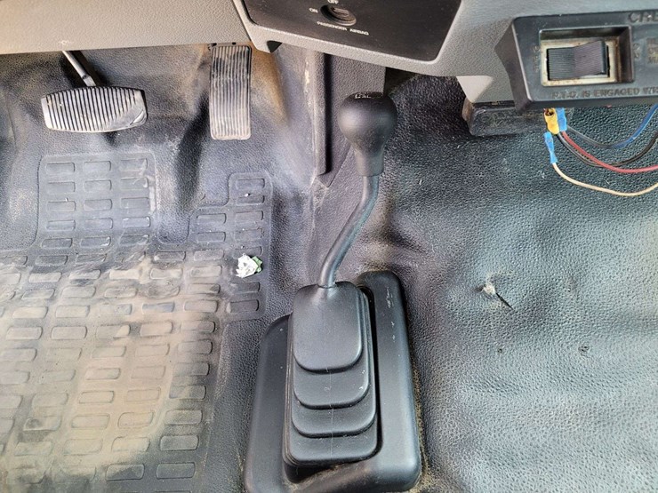 2015-ford-f550-image-23
