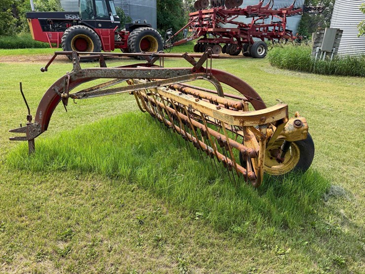 new-holland-rake-image-3