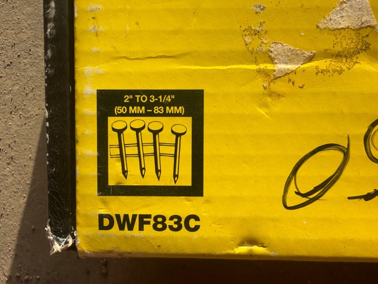 #2031-•-dewalt-coil-framing-nailgun-image-6