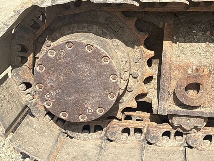 2010-deere-240d-lc-image-16