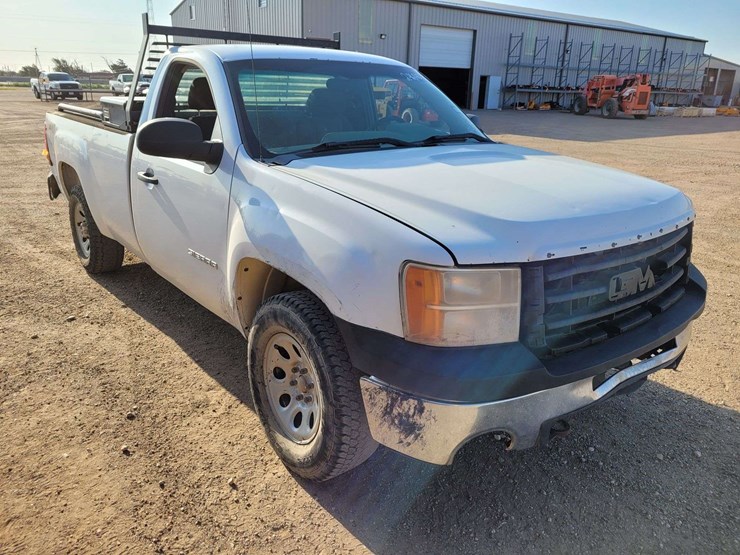 2013-gmc-sierra-1500-image-2