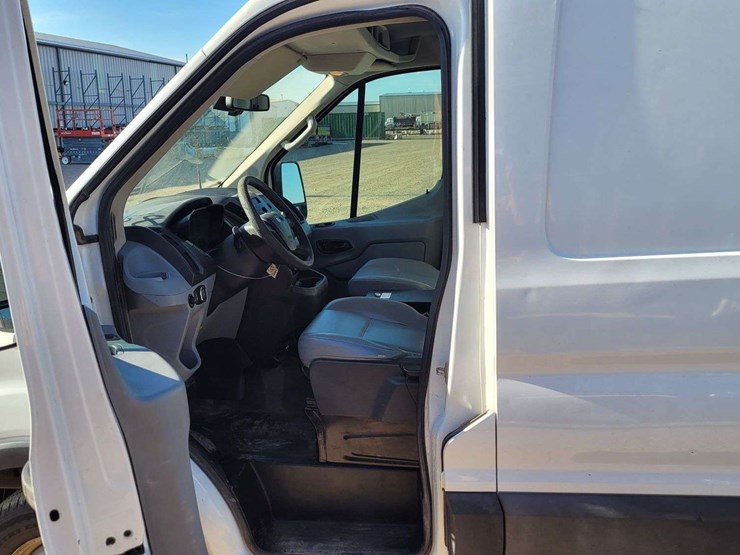2015-ford-transit-image-18