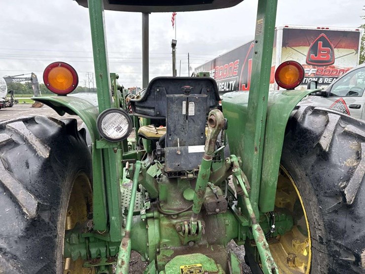 john-deere-2350-image-16