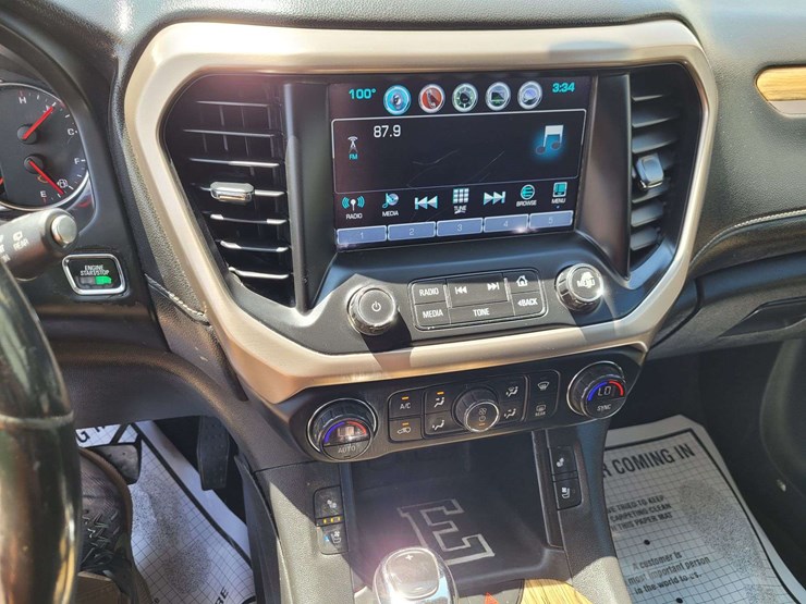 2018-gmc-acadia-denali-image-17