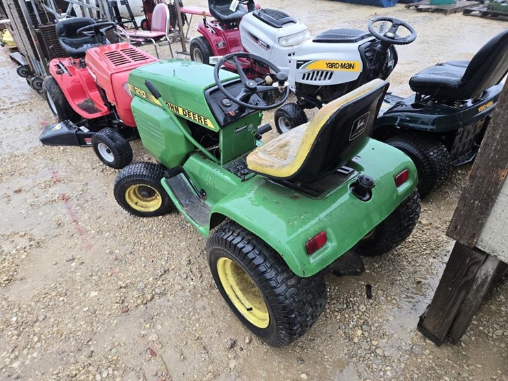 john-deere-210-image-4
