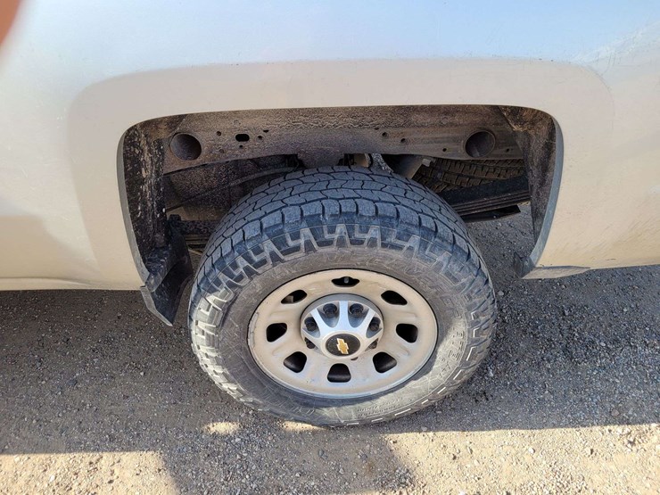 2017-chevrolet-silverado-2500-lt-image-9