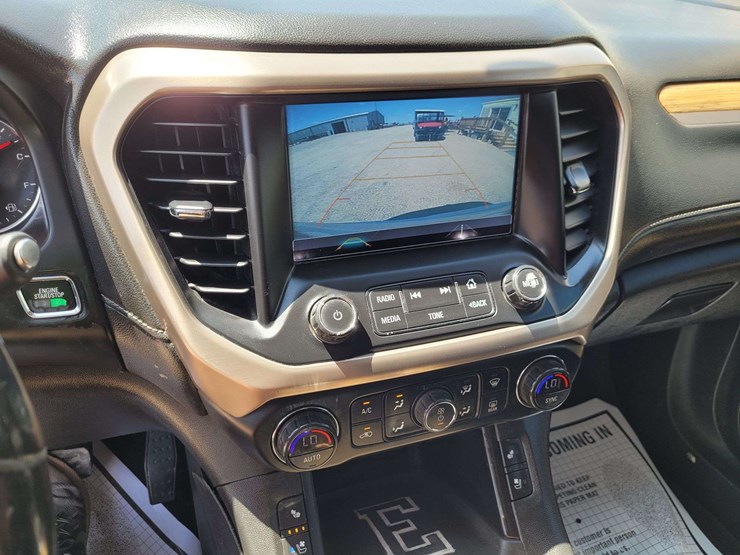 2018-gmc-acadia-denali-image-18