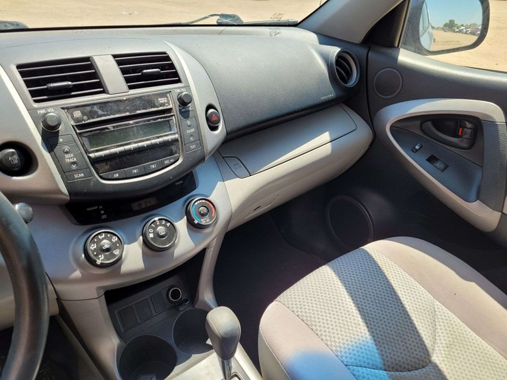 2006-toyota-rav4-image-14