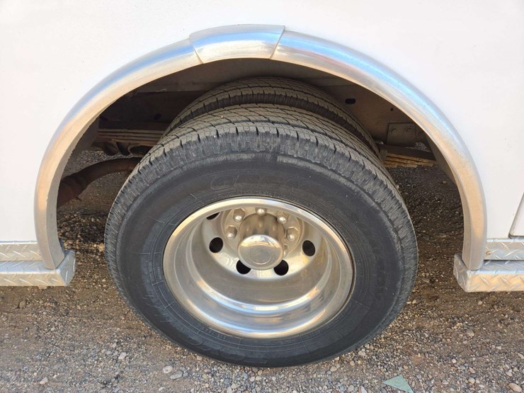 1994-ford-e350-image-17