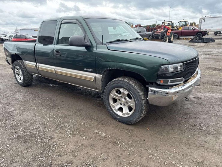 2002-chevrolet-silverado-1500-z71-image-4