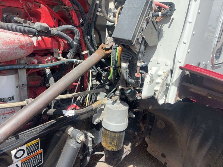 2014-peterbilt-386-image-30