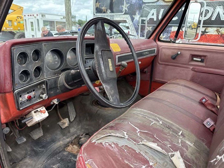 1980-chevrolet-custom-deluxe-image-12