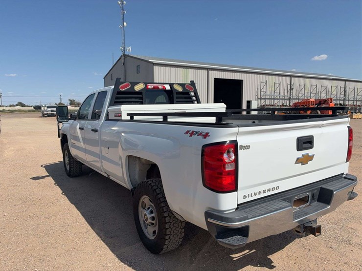 2017-chevrolet-silverado-2500-image-4