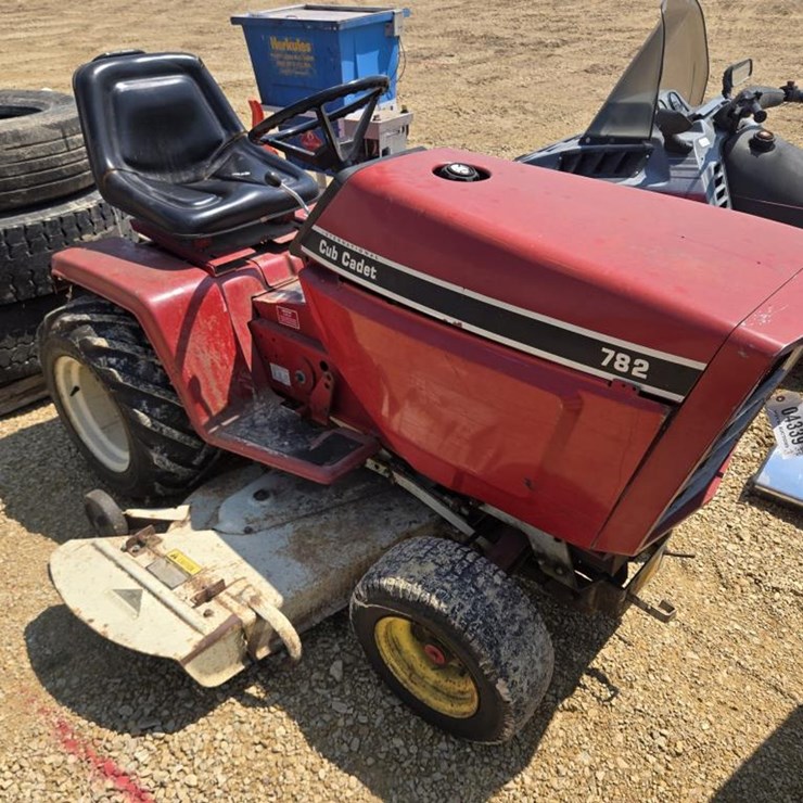 CUB CADET 782