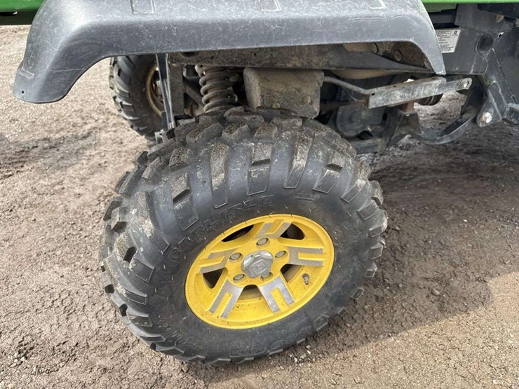 john-deere-gator-image-13