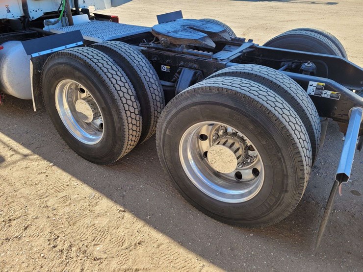 2014-peterbilt-386-image-8