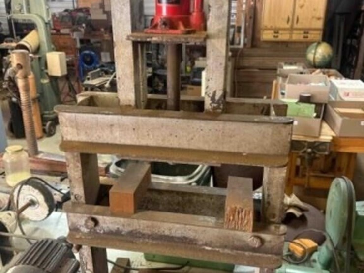 sheffield-hydraulic-press-image-1